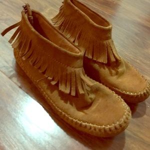 Ankle mocasín boots